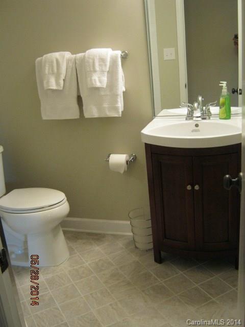 600 Lochridge Road Charlotte, NC 28209 - Photo 3 of 17