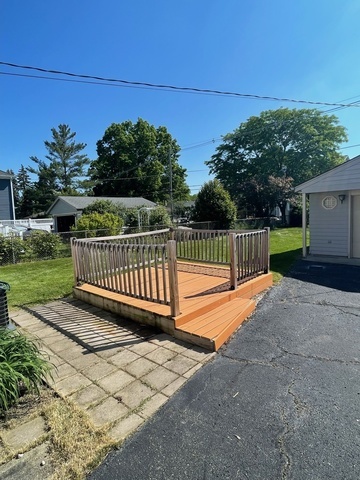 961 Spring Road Elmhurst, IL 60126 - Photo 5 of 24 a view of a deck with a yard
