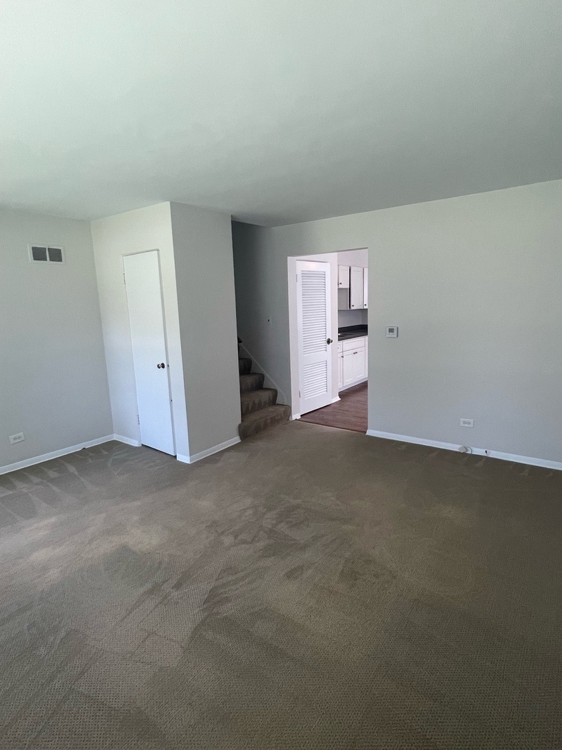 961 Spring Road Elmhurst, IL 60126 - Photo 7 of 24 a view of empty room