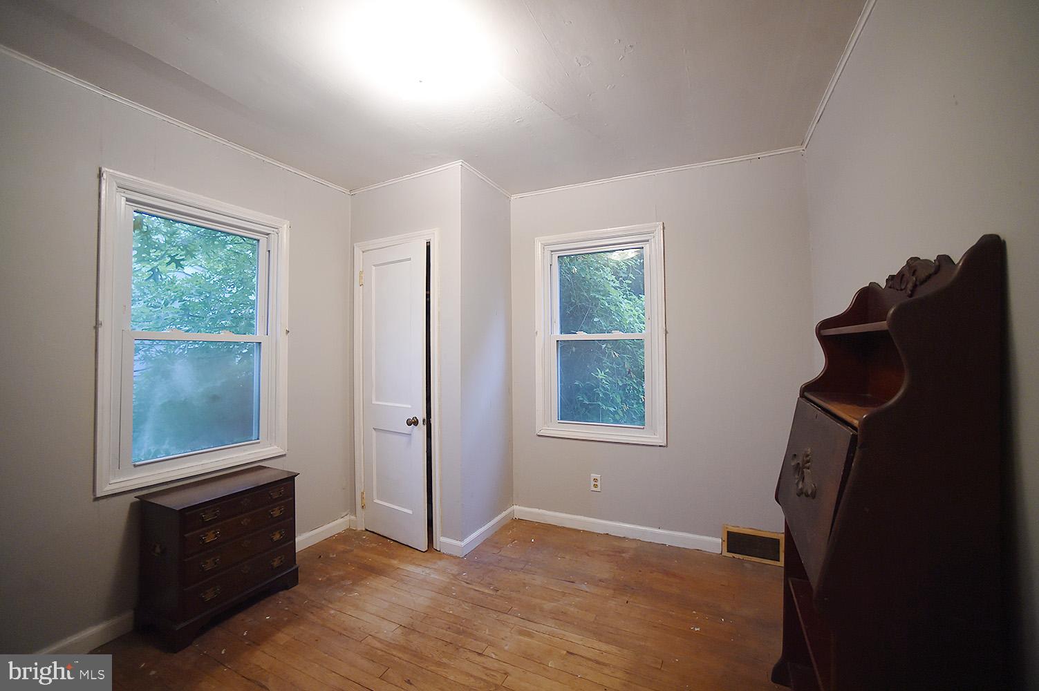 34 Collins Road Hamilton, NJ 08619 - Photo 5 of 9