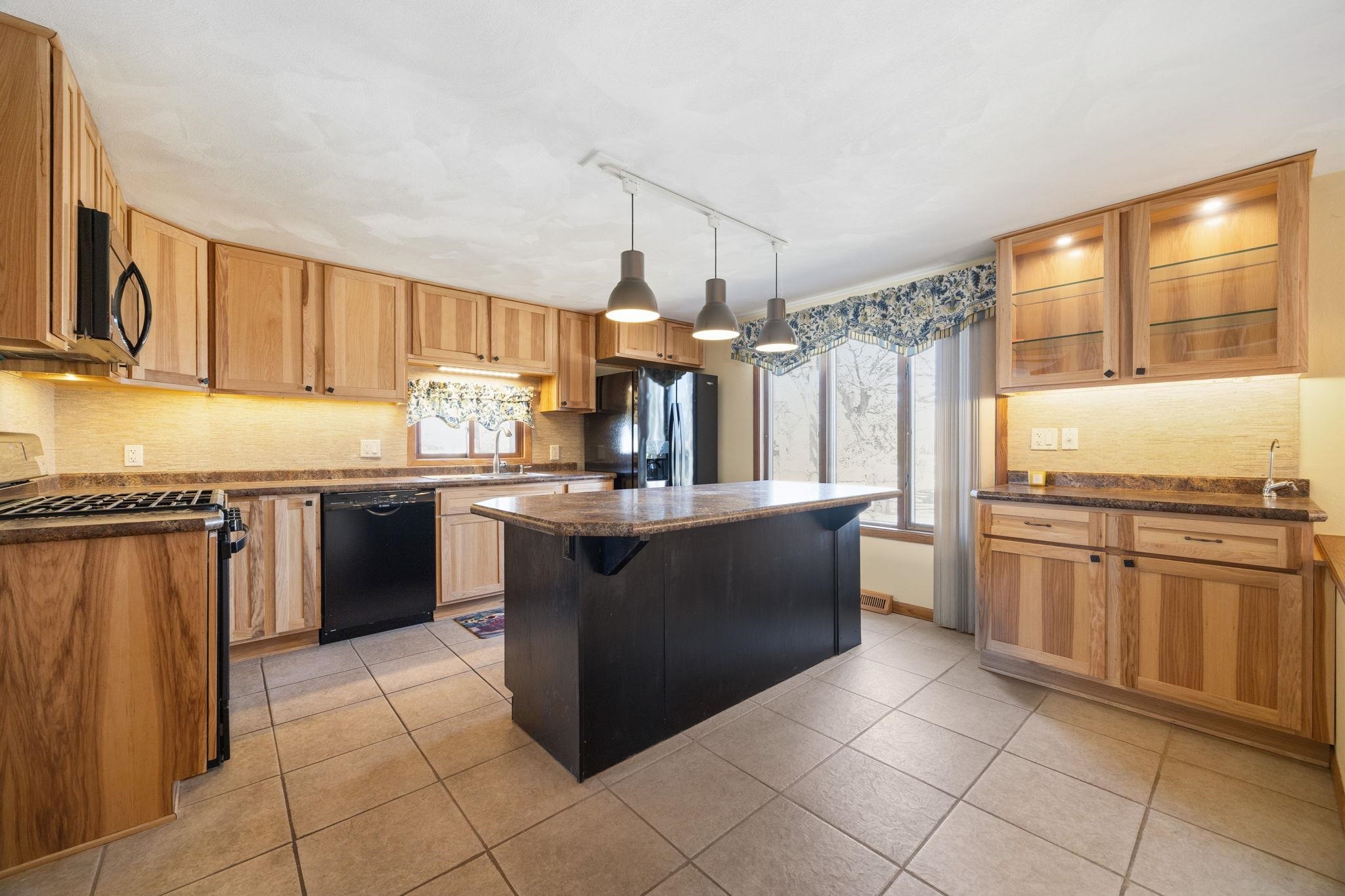 11611 North Charley Bluff Road Milton, WI 53563 - Photo 5 of 47