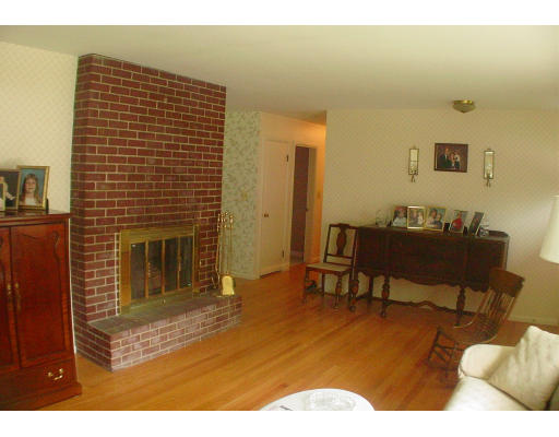 3 Crest Road Tewksbury, MA 01876 - Photo 2 of 6 Gallery Image 2