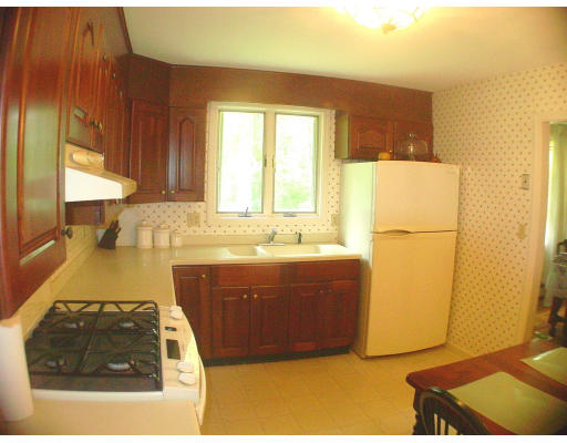 3 Crest Road Tewksbury, MA 01876 - Photo 4 of 6 Gallery Image 4