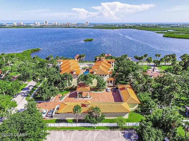 $2,745 | 5090 Riverside Drive, Unit 102, Port Orange, FL 32127