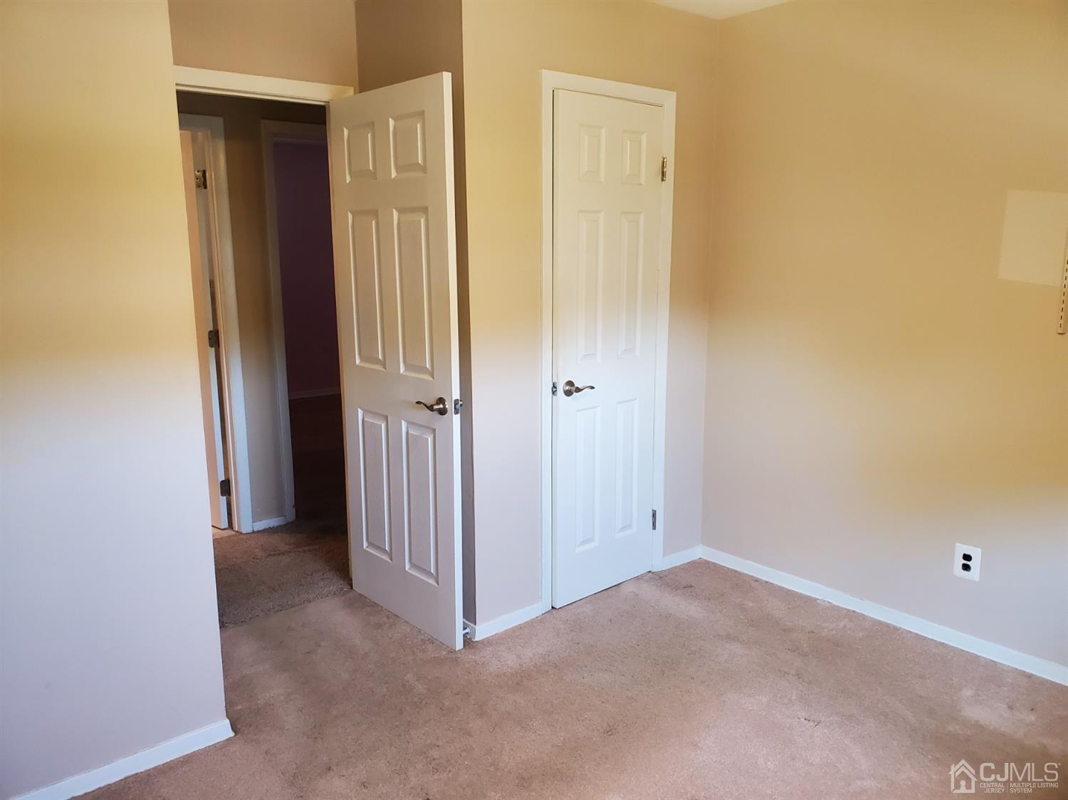 1232 Cherokee Road North Brunswick, NJ 08902 - Photo 4 of 22 Gallery Image 4