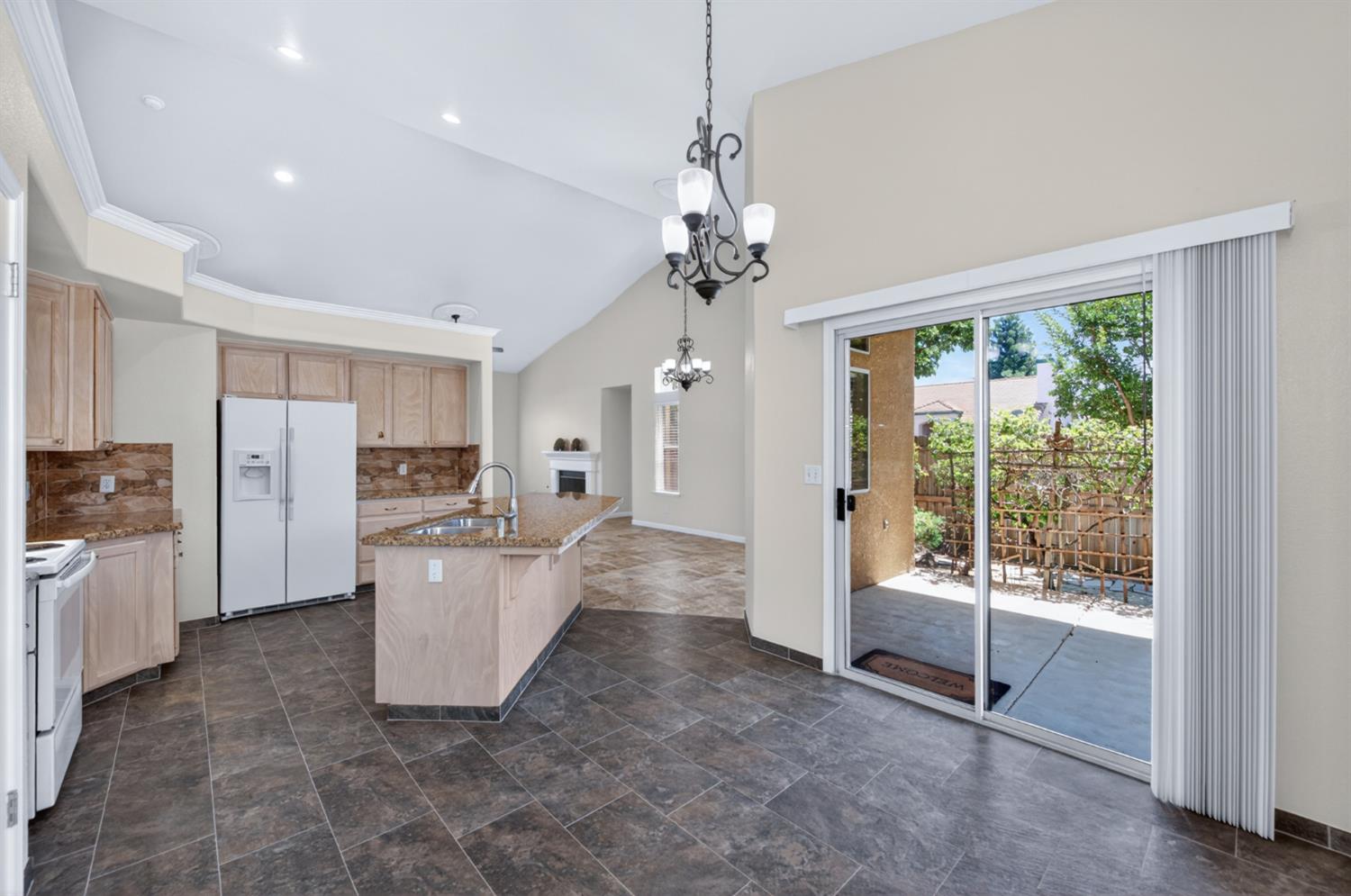 794 Applegate Avenue Clovis, CA 93611 - Photo 10 of 28