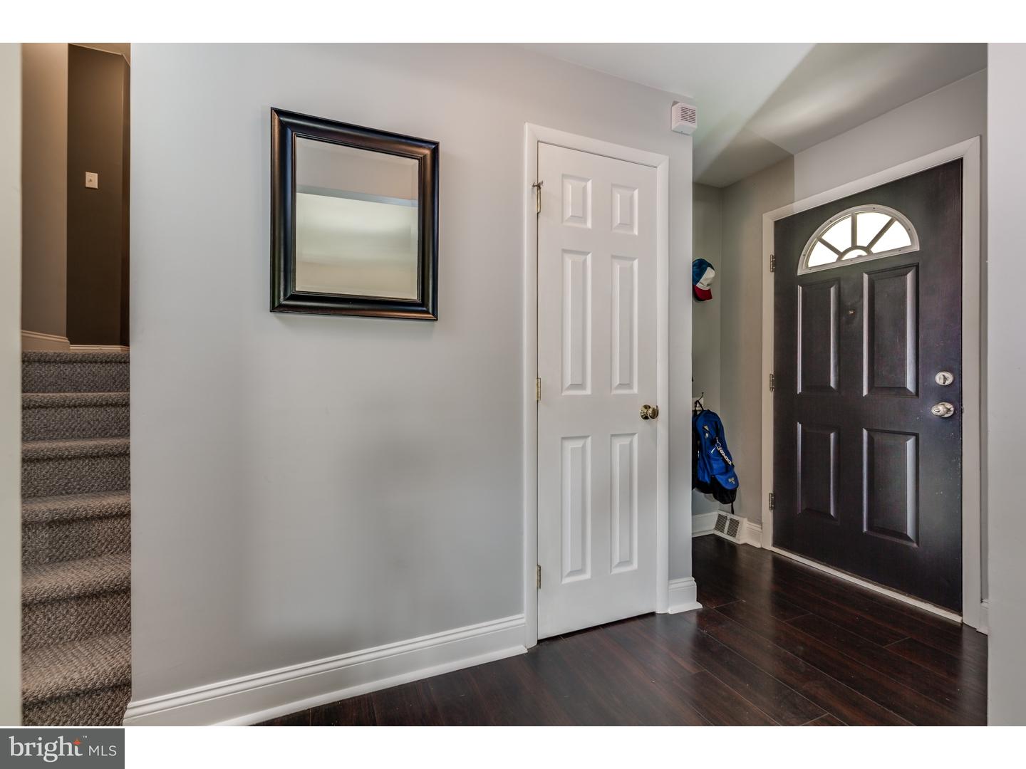 411 Yorkshire Road Cherry Hill, NJ 08034 - Photo 3 of 24