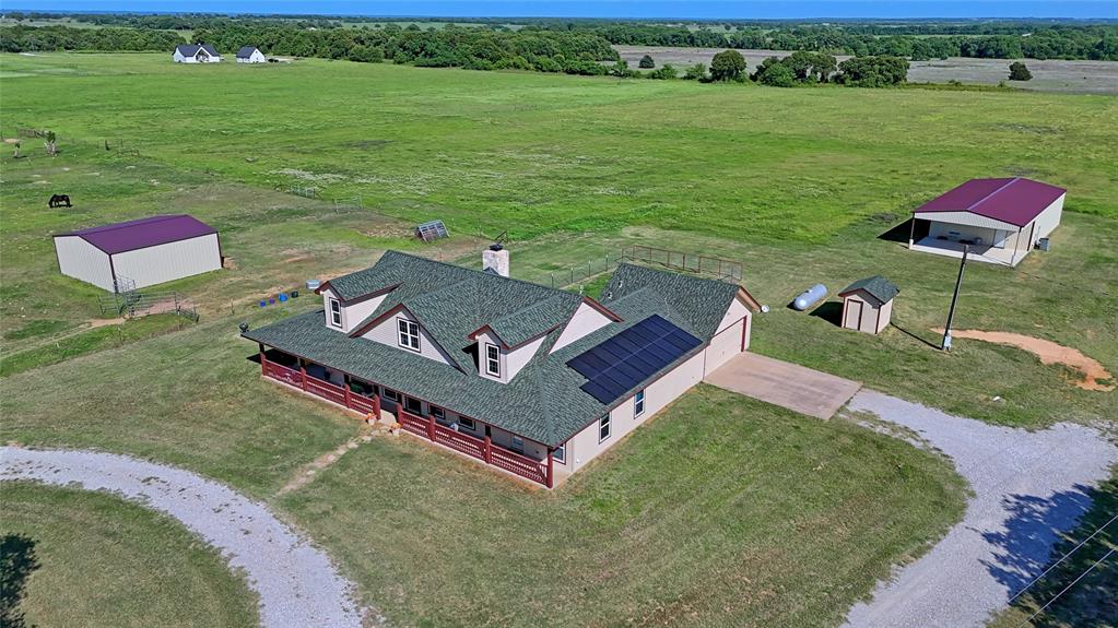 433 Fruitland Road Bowie, TX 76230 - Photo 4 of 40