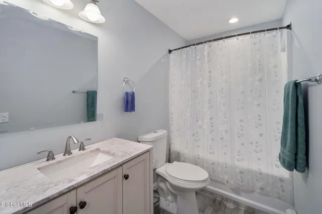 $299,900 | 6 Silver Berry Place, Albany, NY 12211