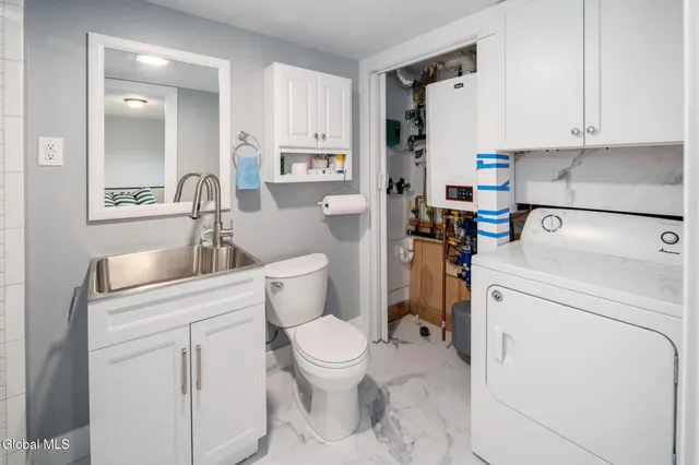 $299,900 | 6 Silver Berry Place, Albany, NY 12211