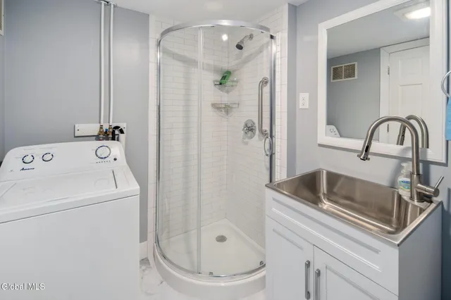 $299,900 | 6 Silver Berry Place, Albany, NY 12211