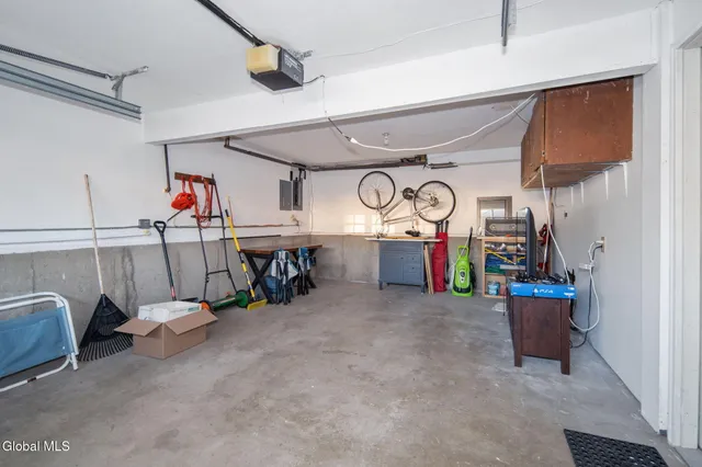 $299,900 | 6 Silver Berry Place, Albany, NY 12211