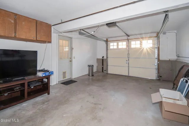 $299,900 | 6 Silver Berry Place, Albany, NY 12211