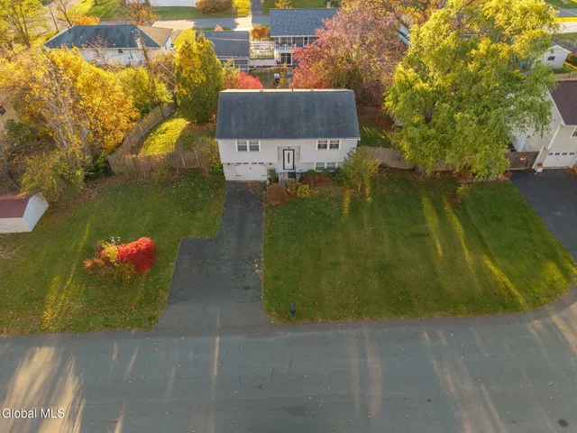 $299,900 | 6 Silver Berry Place, Albany, NY 12211