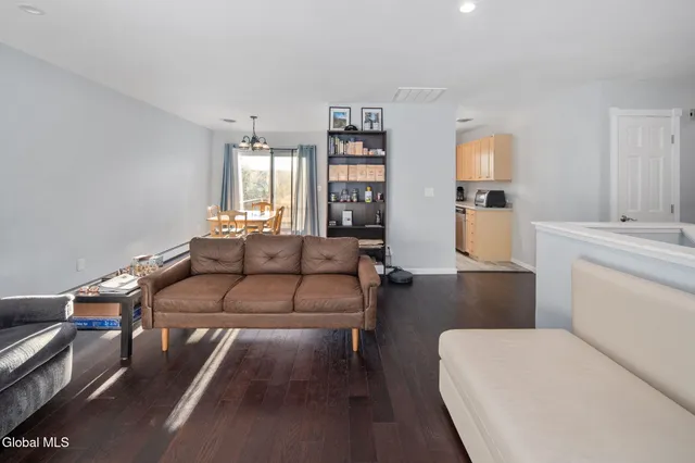 $299,900 | 6 Silver Berry Place, Albany, NY 12211