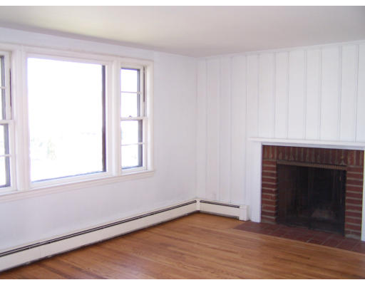 91 Dundee Road Quincy, MA 02171 - Photo 3 of 4 Gallery Image 3