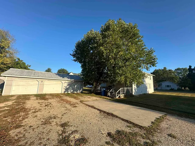 $239,900 | 207 8th Street, Brodhead, WI 53520