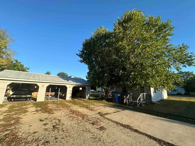 $239,900 | 207 8th Street, Brodhead, WI 53520