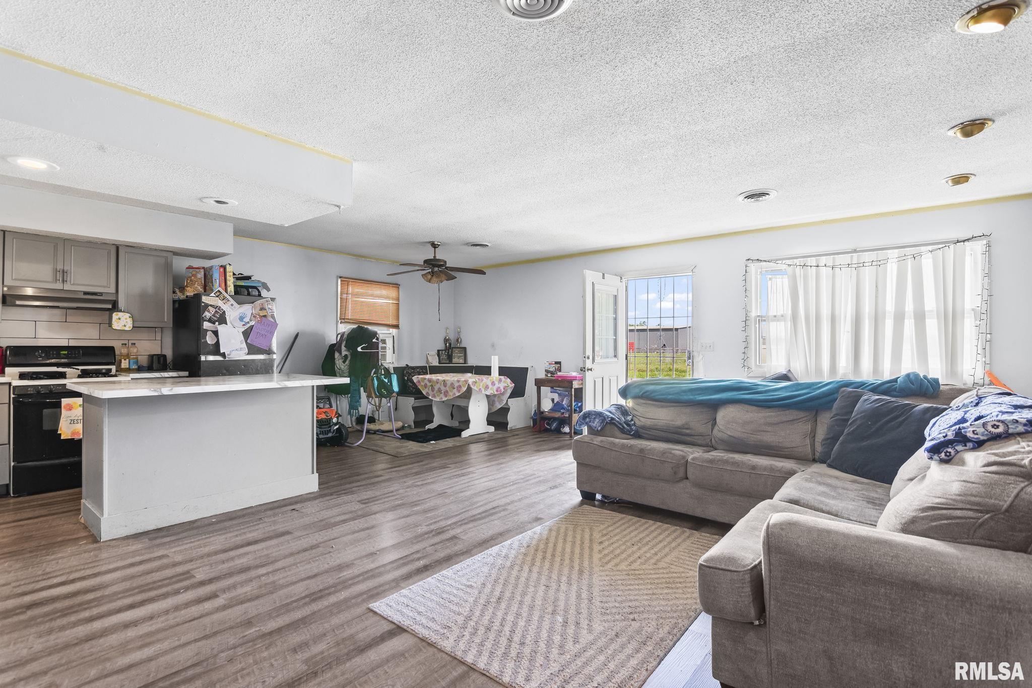 2504 East Laurel Street Springfield, IL 62703 - Photo 6 of 18 Gallery Image 6