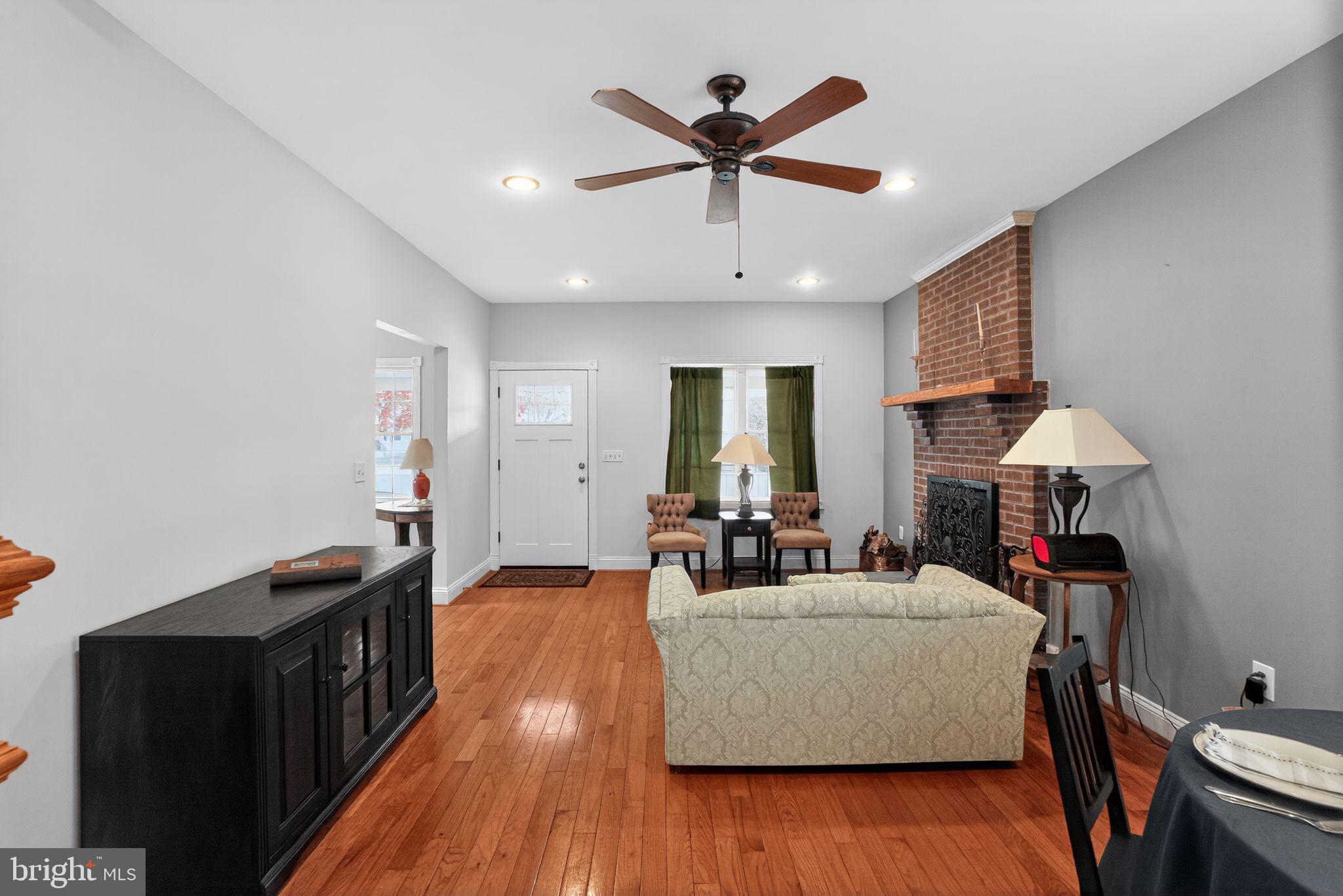 9260 Old Scaggsville Road Laurel, MD 20723 - Photo 11 of 61 Living