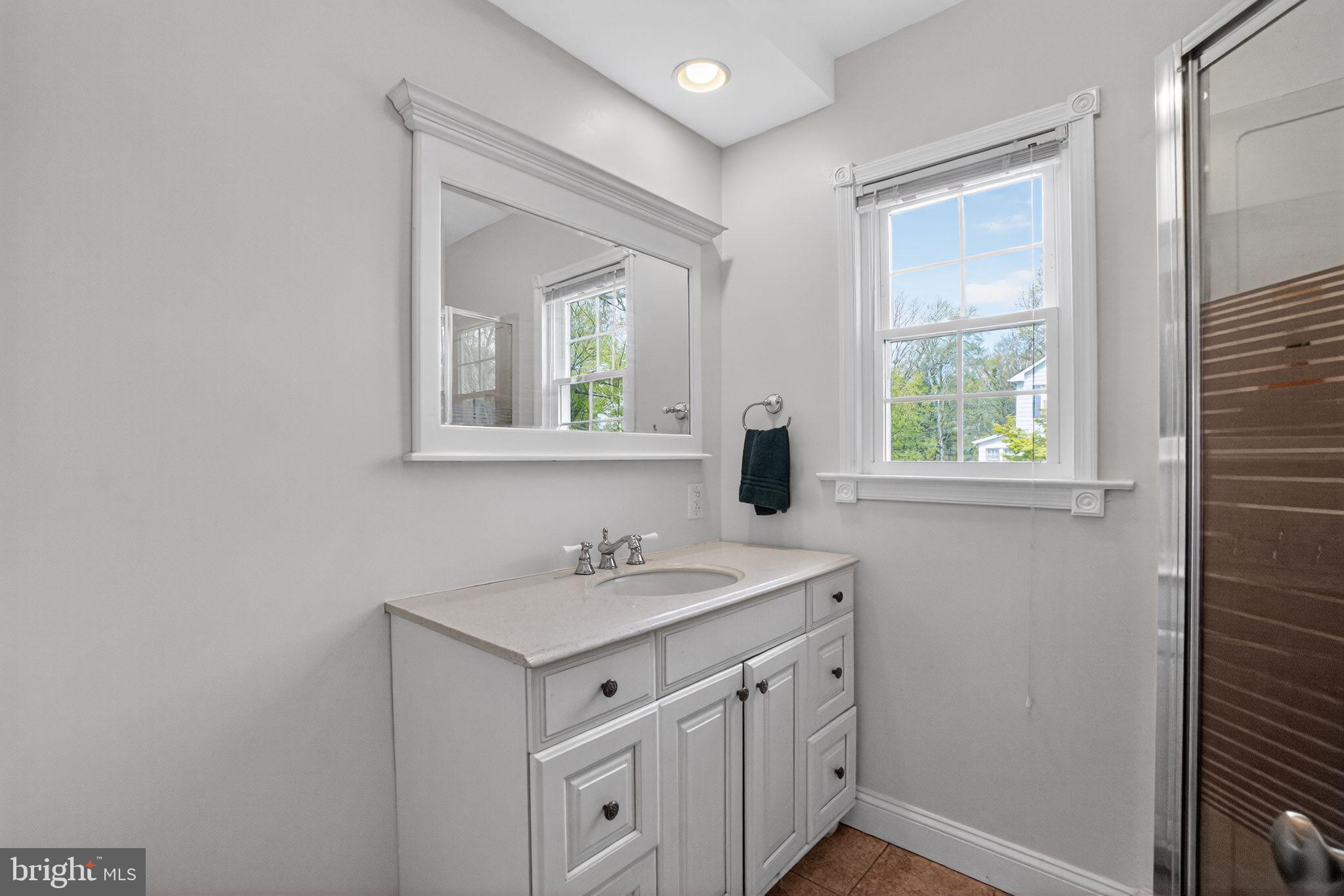 9260 Old Scaggsville Road Laurel, MD 20723 - Photo 18 of 61 Main Level Bathroom