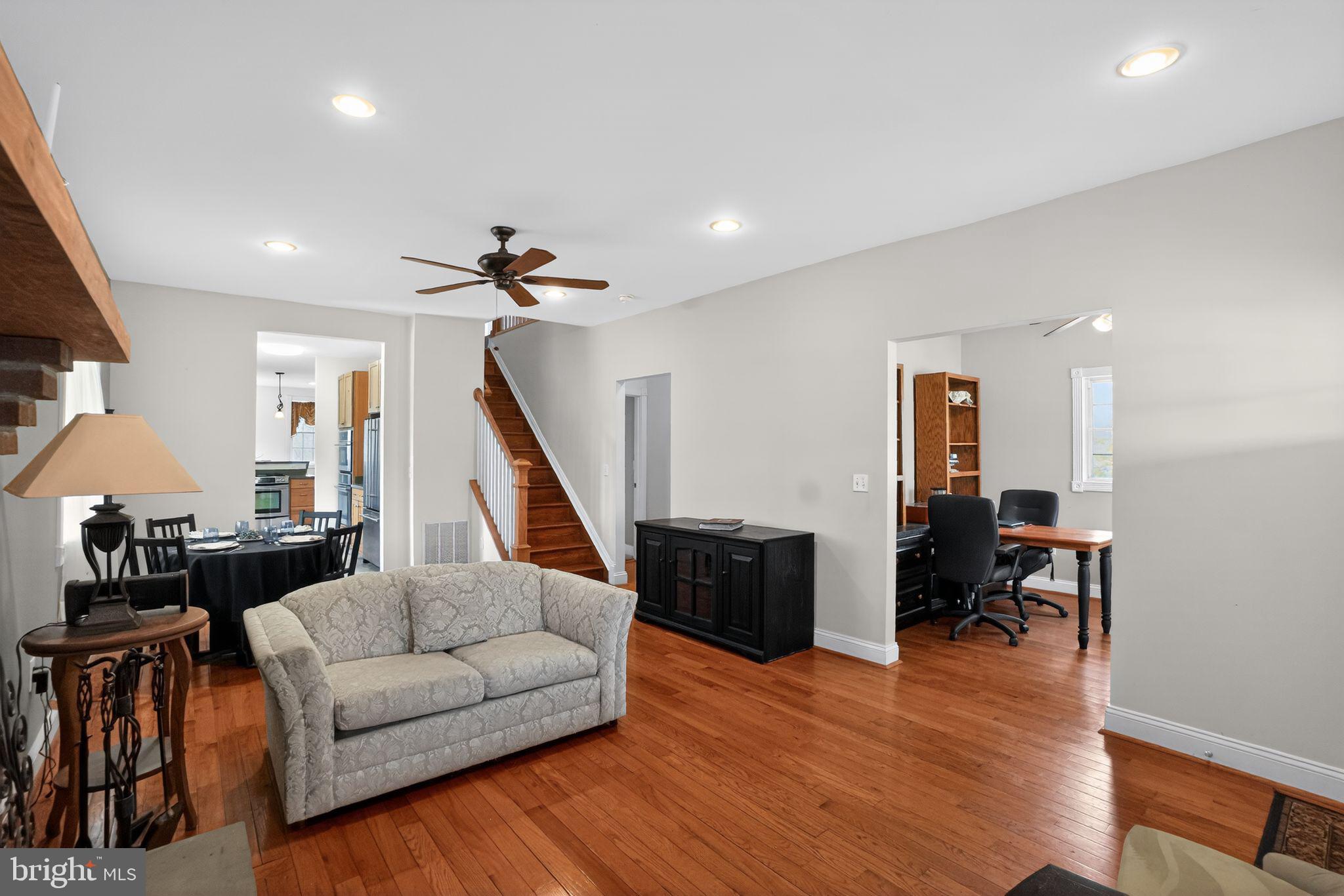 9260 Old Scaggsville Road Laurel, MD 20723 - Photo 10 of 61 Living Room