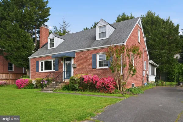 $4,300 | 2913 Cleave Drive, Falls Church, VA 22042