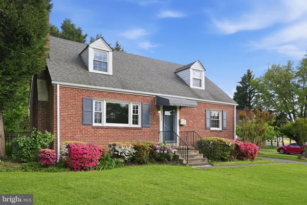 $4,300 | 2913 Cleave Drive, Falls Church, VA 22042