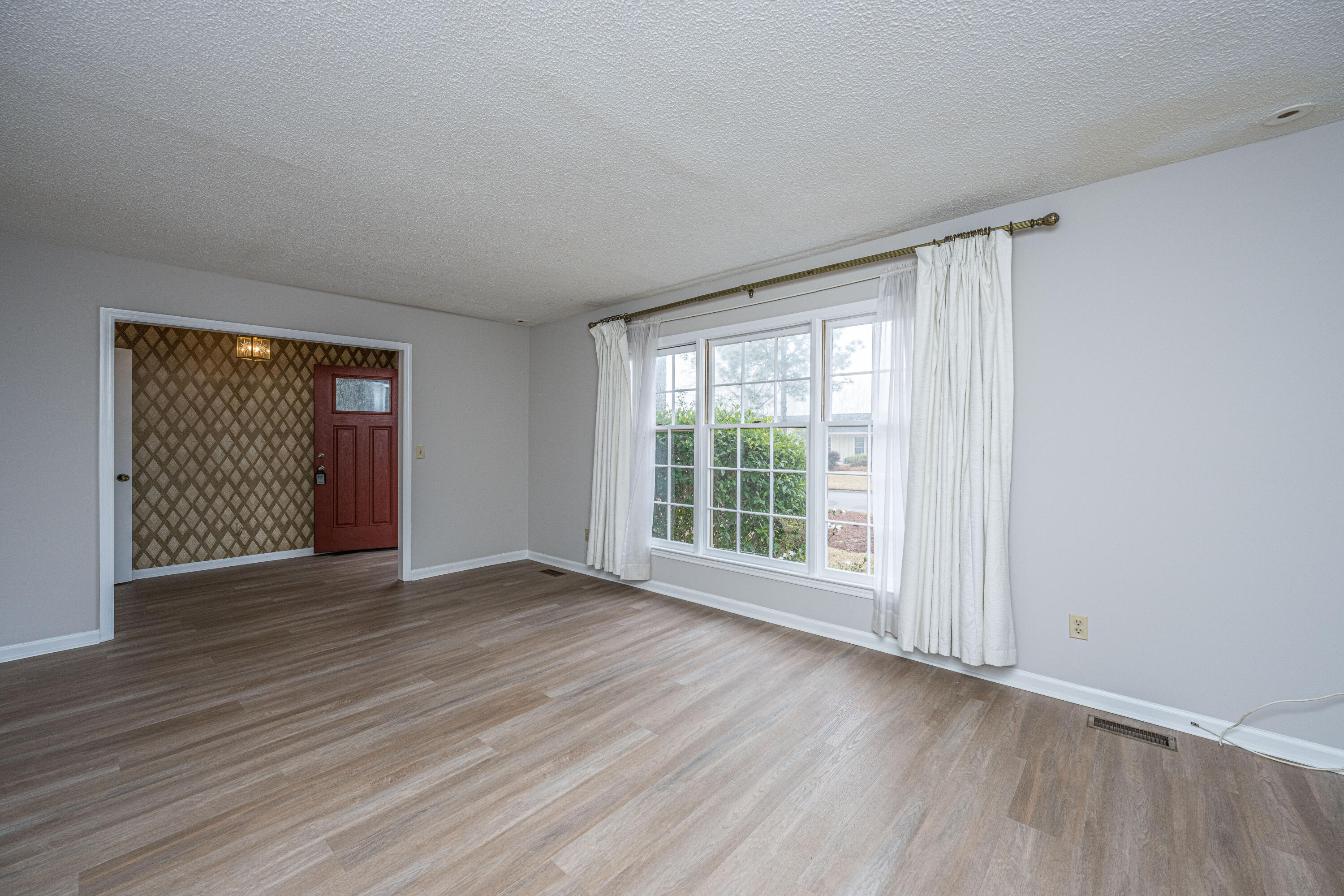 37 Milano Street Hanahan, SC 29410 - Photo 10 of 39 37MilanoSt012