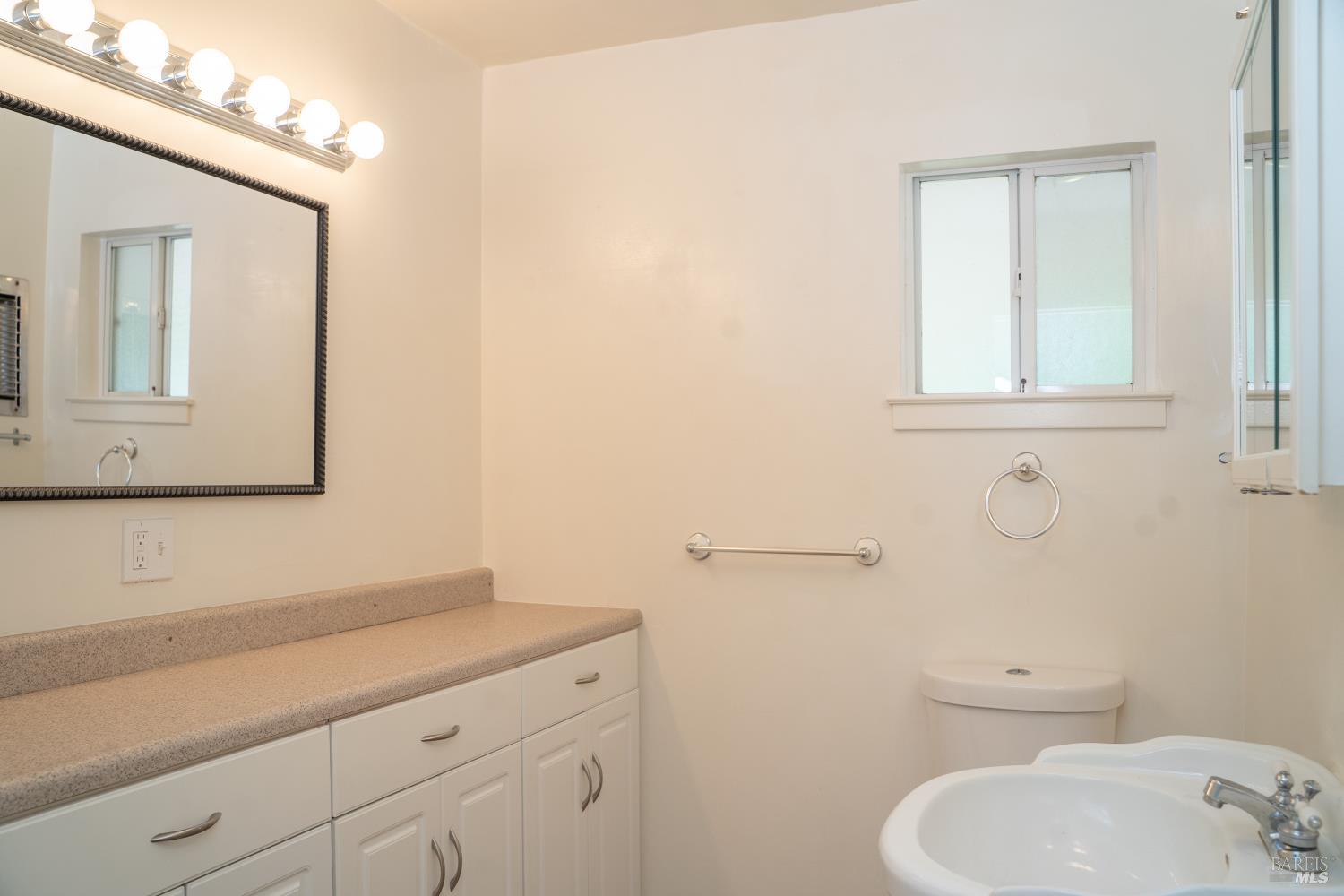 750 Deer Park Road St. Helena, CA 94574 - Photo 28 of 32 ADU bathroom