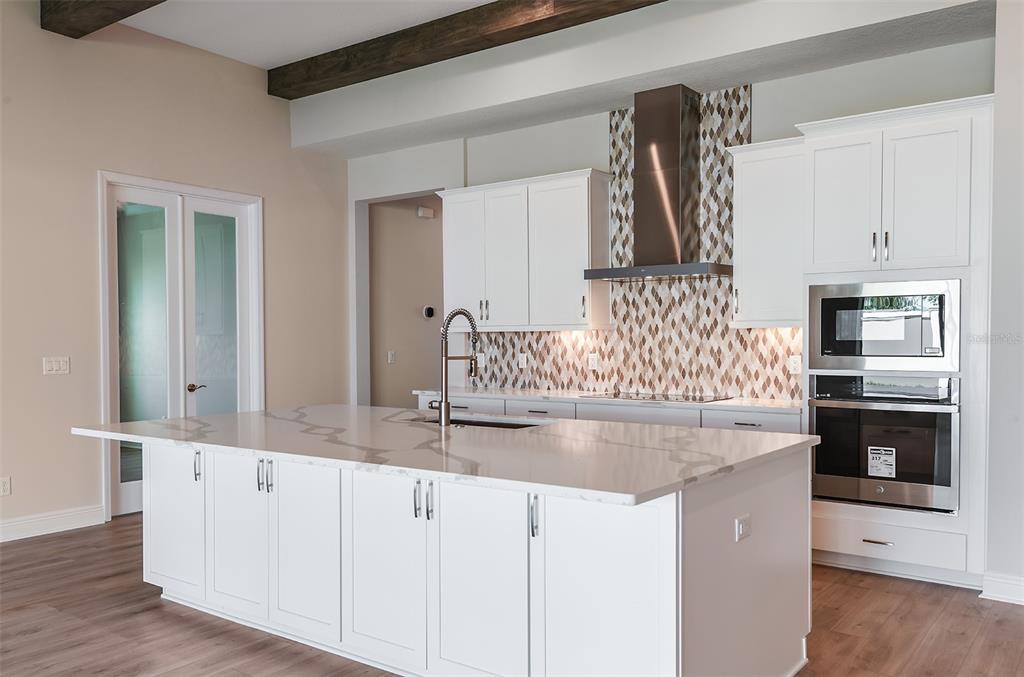 11122 Rustic Timber Loop San Antonio, FL 33576 - Photo 6 of 29 Gallery Image 6