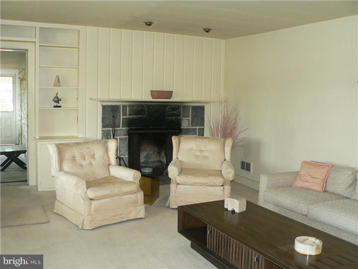 27 West Pothouse Road Phoenixville, PA 19460 - Photo 15 of 25 Living Room