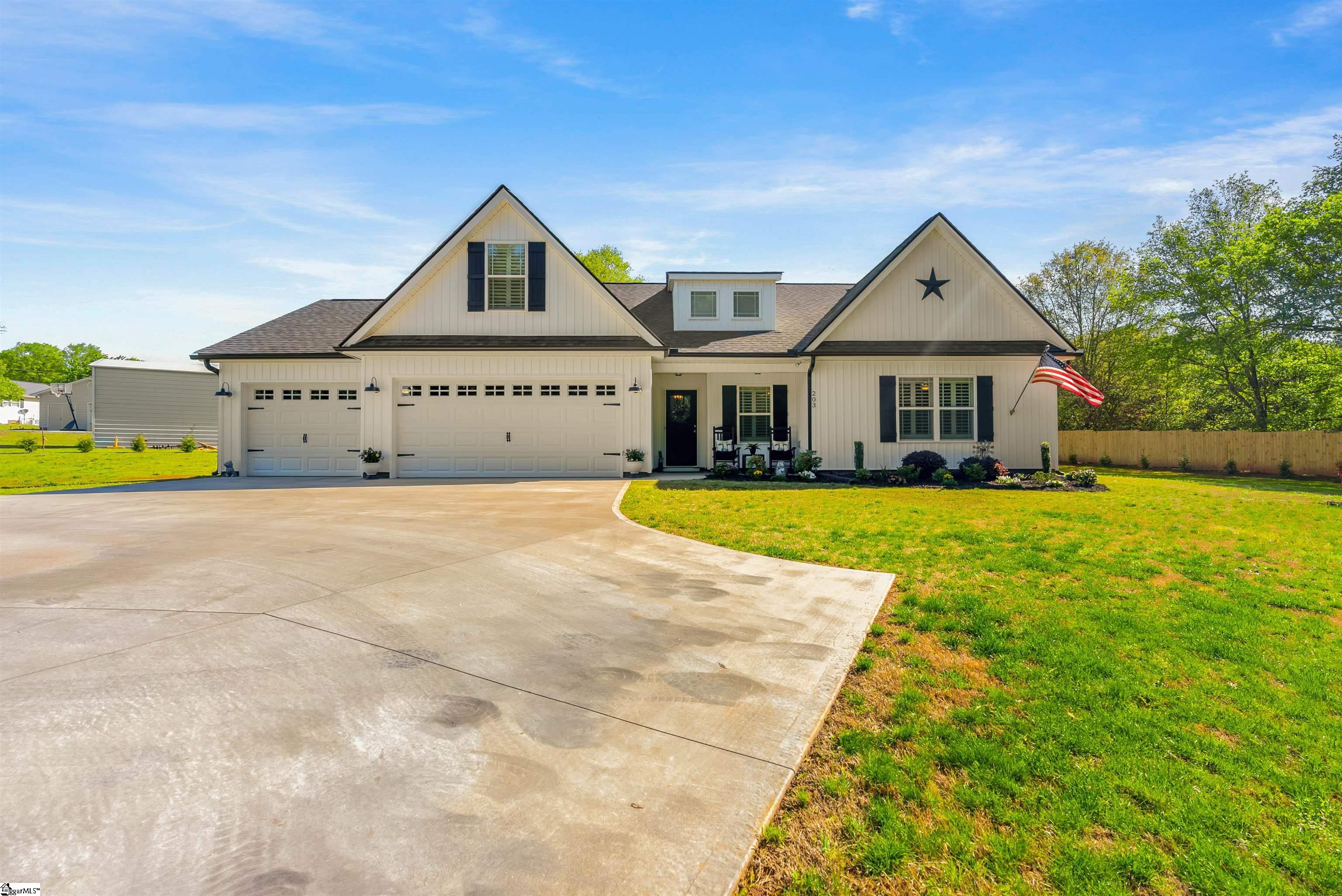 203 Plemmons Road Lyman, SC 29365 - Photo 1 of 36