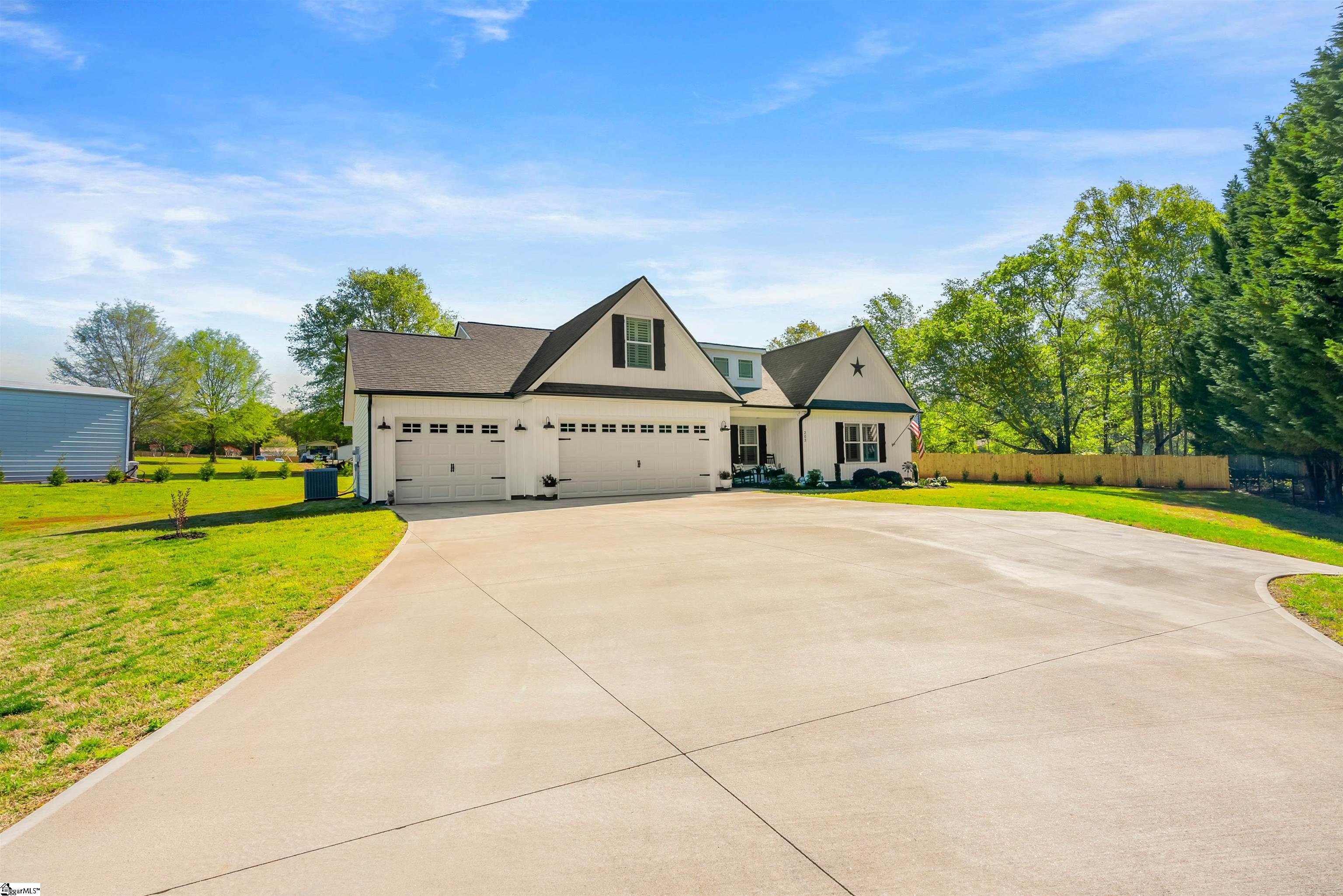 203 Plemmons Road Lyman, SC 29365 - Photo 3 of 36