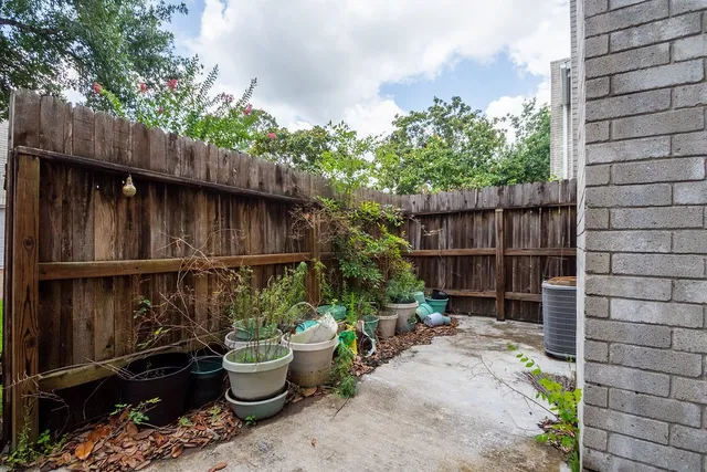 $108,000 | 17597 Red Oak Drive, Unit 7597, Houston, TX 77090