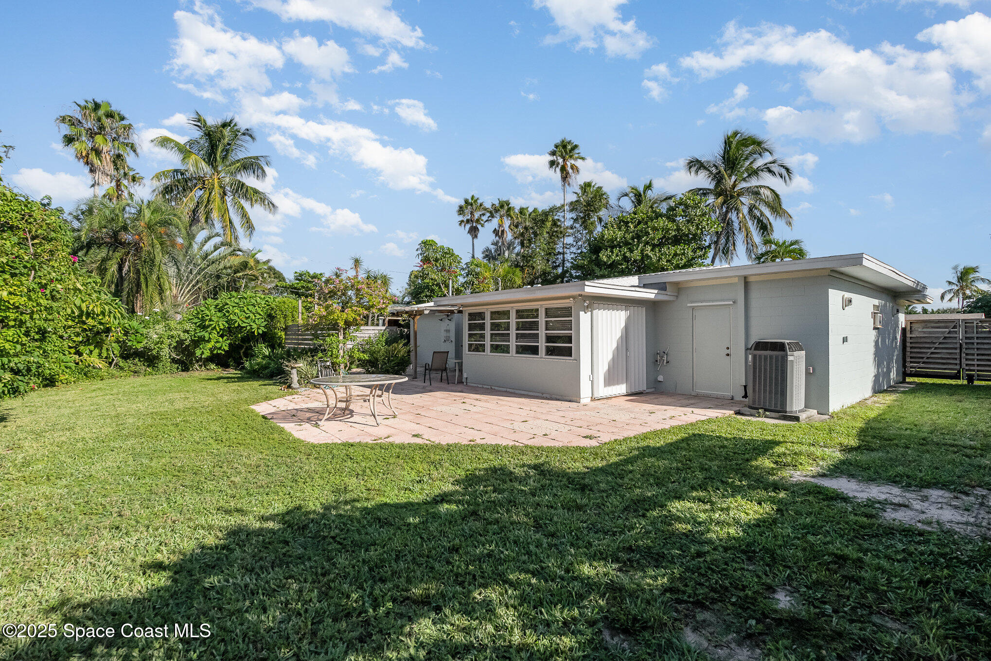 173 Berkeley Street Satellite Beach, FL 32937 - Photo 9 of 9 009_dsc07010-edit