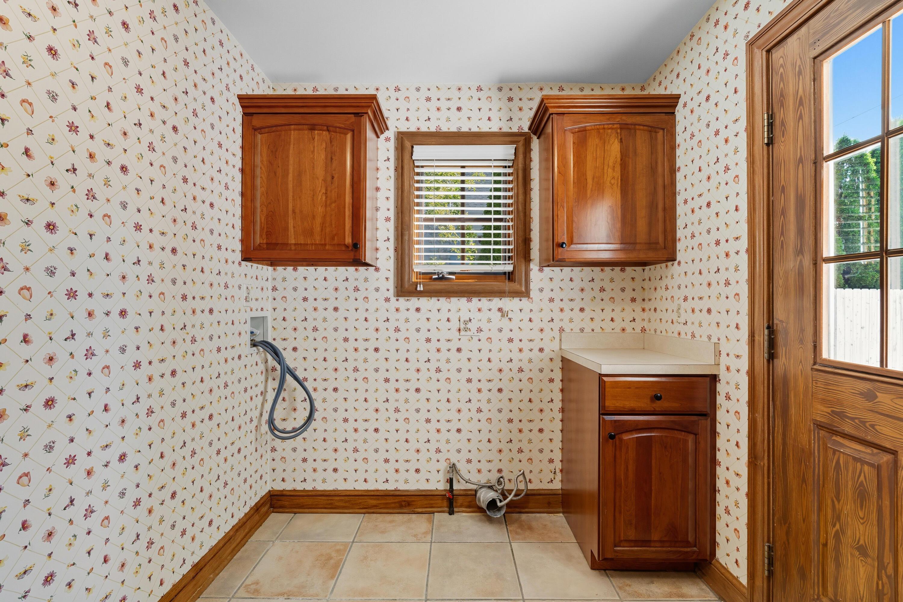 2197 Sheringham Road Columbus, OH 43220 - Photo 30 of 78 Laundry Room