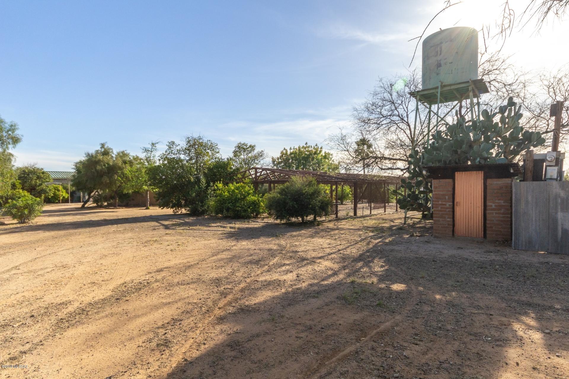 9350 North Shannon Road Tucson, AZ 85742 - Photo 6 of 37