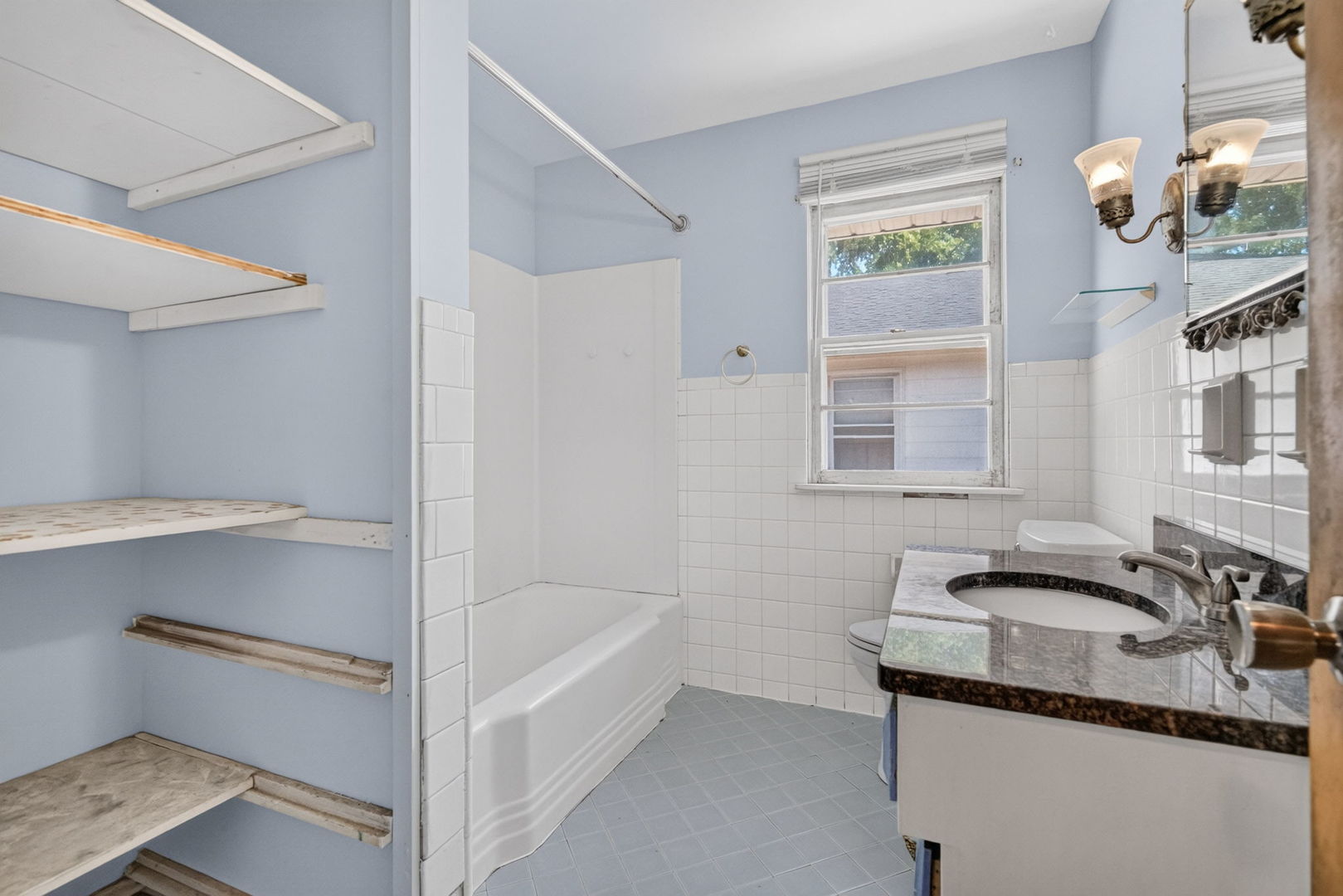 24 South Reed Street Joliet, IL 60436 - Photo 6 of 33 Gallery Image 6