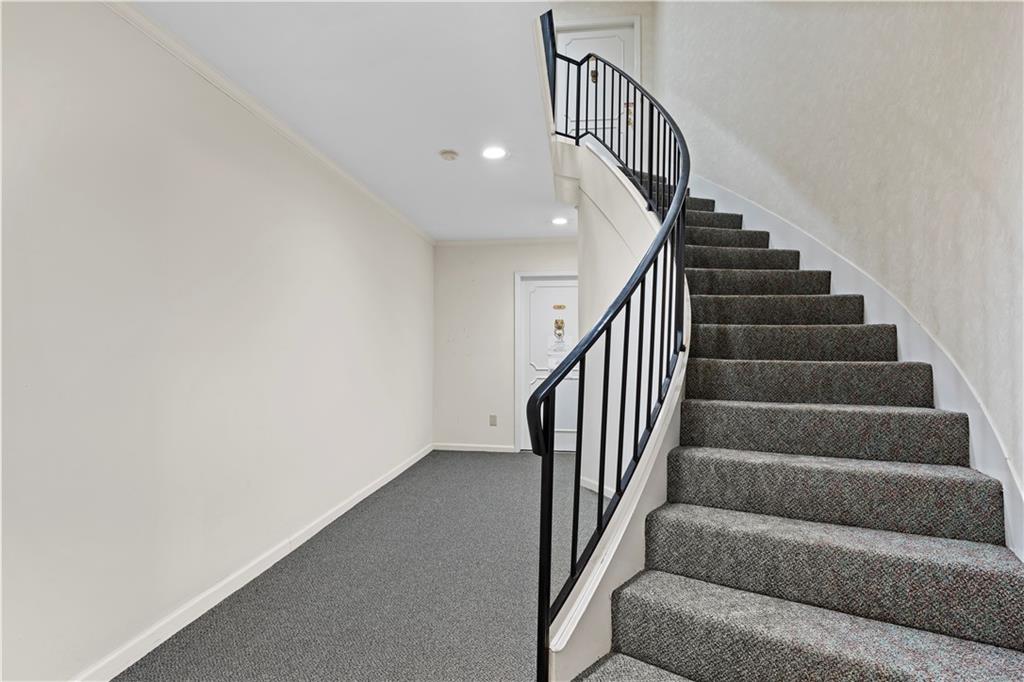 5400 Roswell Road, Unit L6 Sandy Springs, GA 30342 - Photo 2 of 19 a view of entryway and hall
