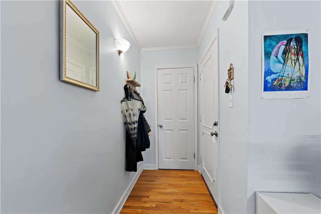 5400 Roswell Road, Unit L6 Sandy Springs, GA 30342 - Photo 5 of 19 a view of a hallway with a room