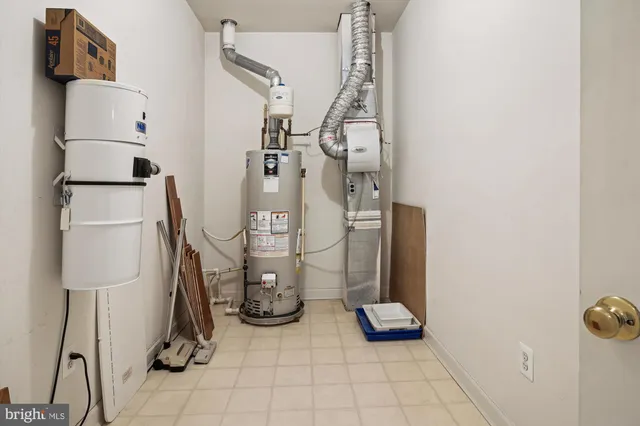 $600,000 | 328 Colony Point Place, Edgewater, MD 21037