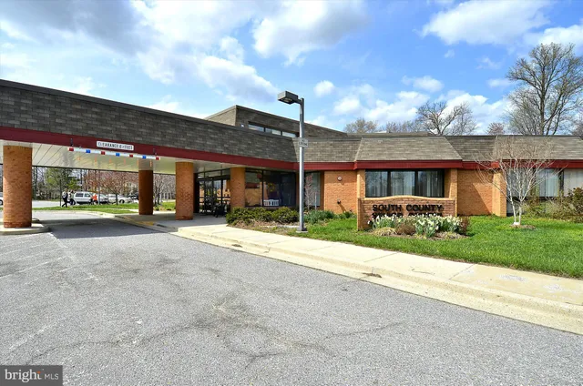 $600,000 | 328 Colony Point Place, Edgewater, MD 21037