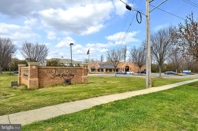 $600,000 | 328 Colony Point Place, Edgewater, MD 21037