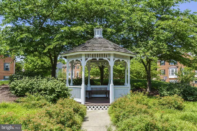 $600,000 | 328 Colony Point Place, Edgewater, MD 21037