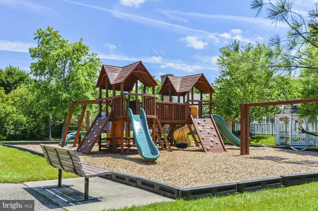 $600,000 | 328 Colony Point Place, Edgewater, MD 21037