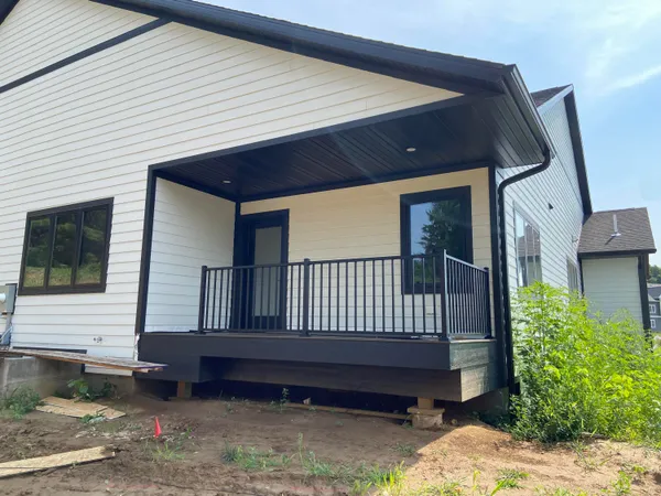 $445,000 | 4051 Brook Elizabeth Drive, Onalaska, WI 54650