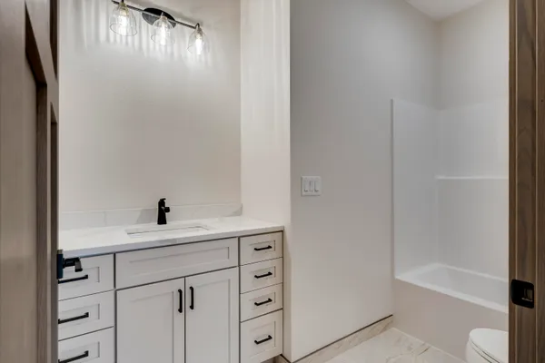 $445,000 | 4051 Brook Elizabeth Drive, Onalaska, WI 54650