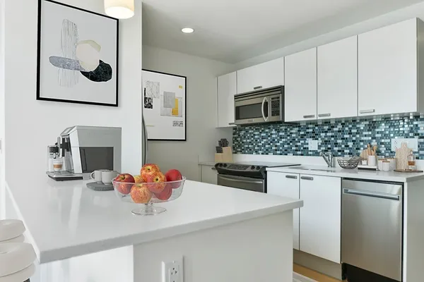$3,950 | 1 Earhart Street, Unit 719, Cambridge, MA 02141