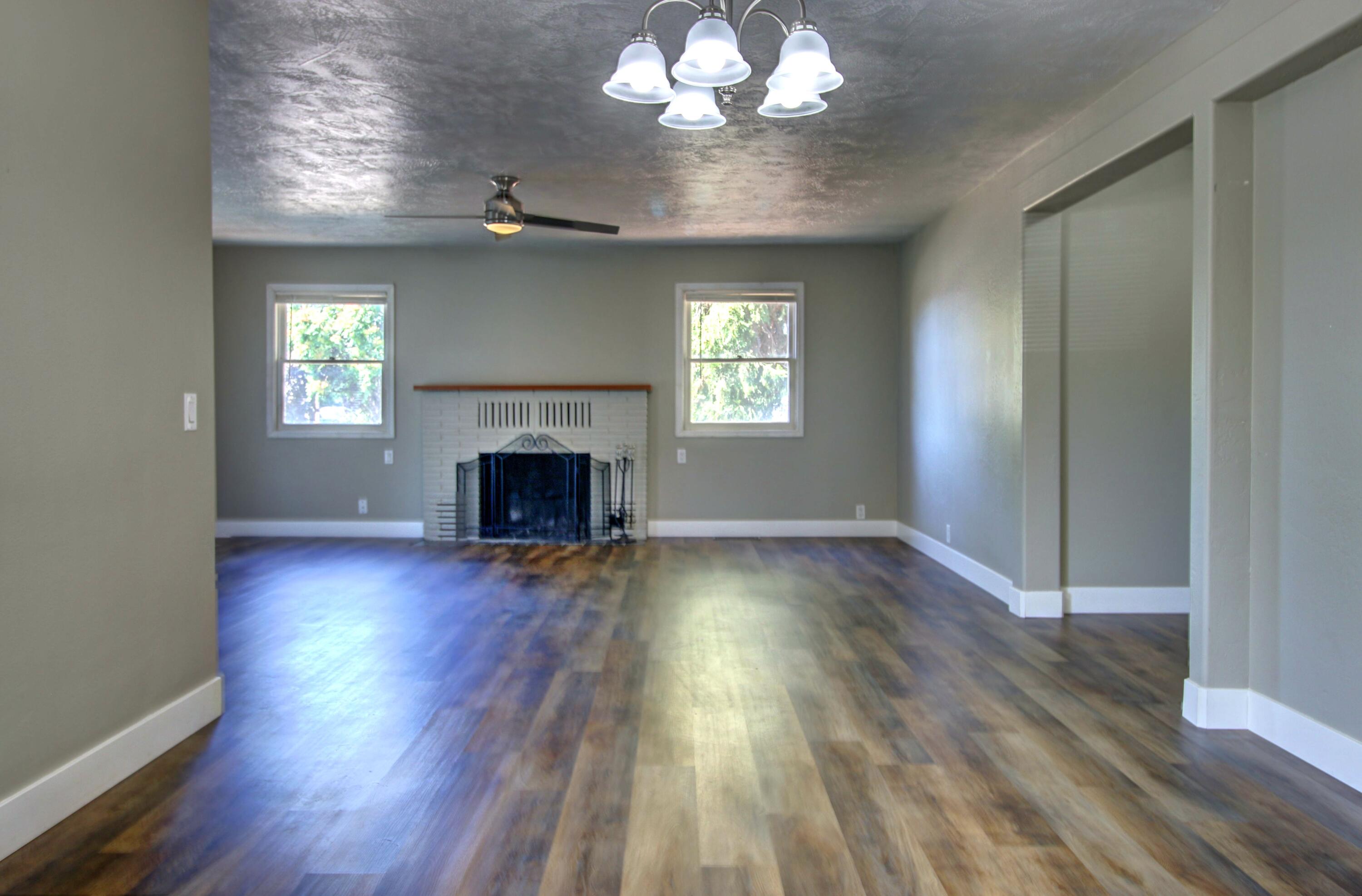 1301 Spring Street Medford, OR 97504 - Photo 14 of 35 IMG_5479_80_81_tonemapped